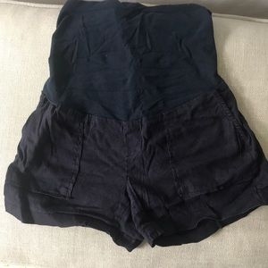 A pea in the pod maternity shorts